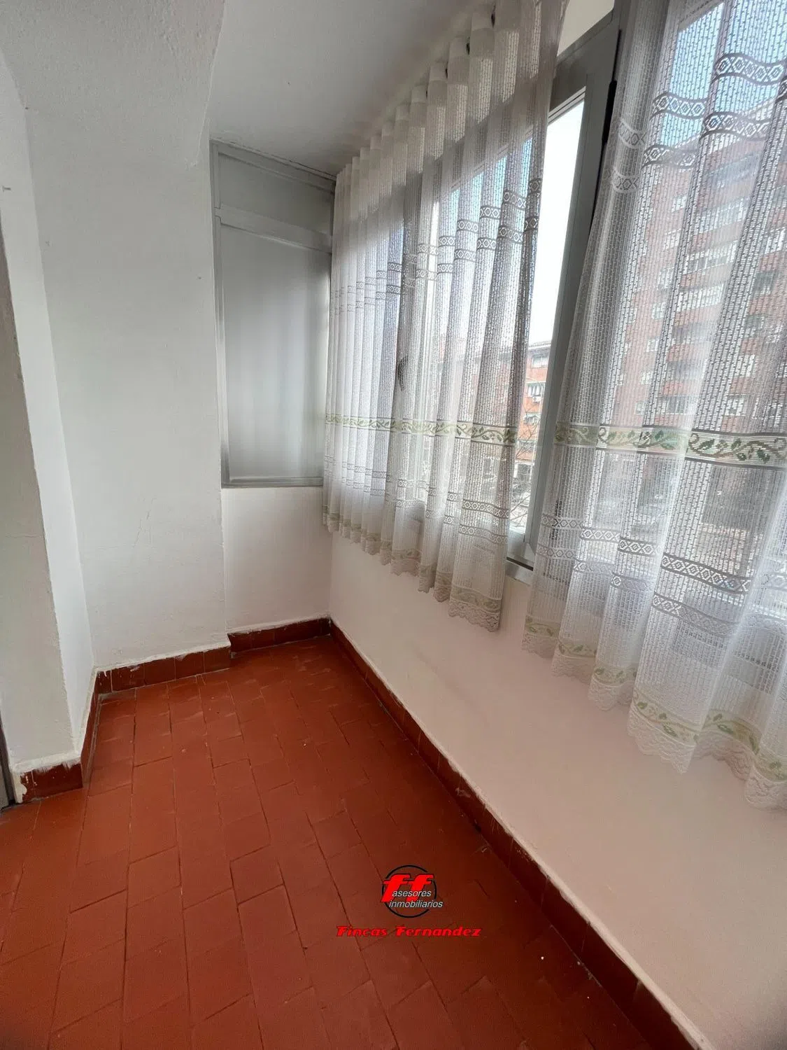 Piso en calle Lucano - Photo 7