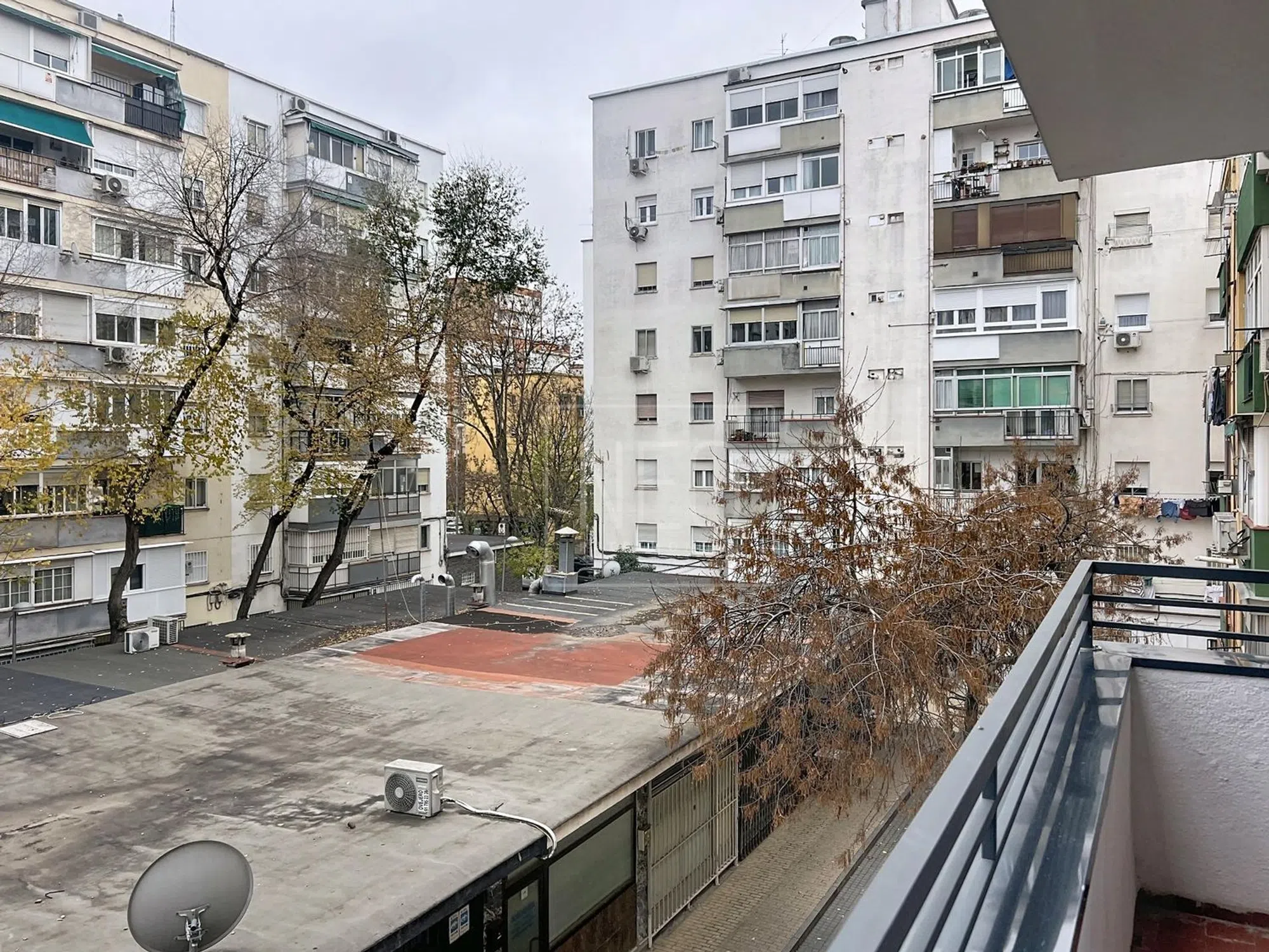 Piso en calle de la del Manojo de Rosas - Photo 3