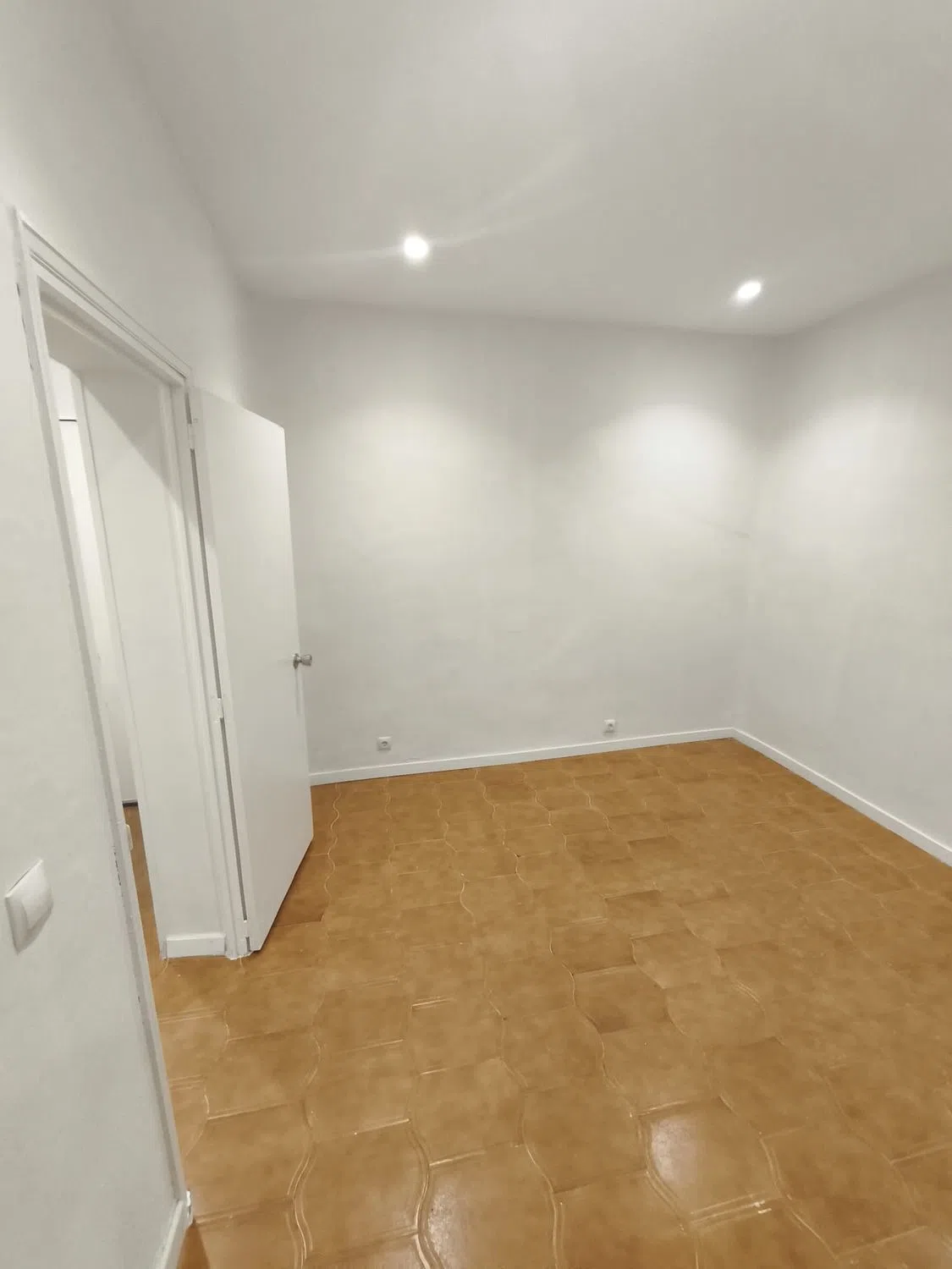 Piso en calle de Oudrid - Photo 3