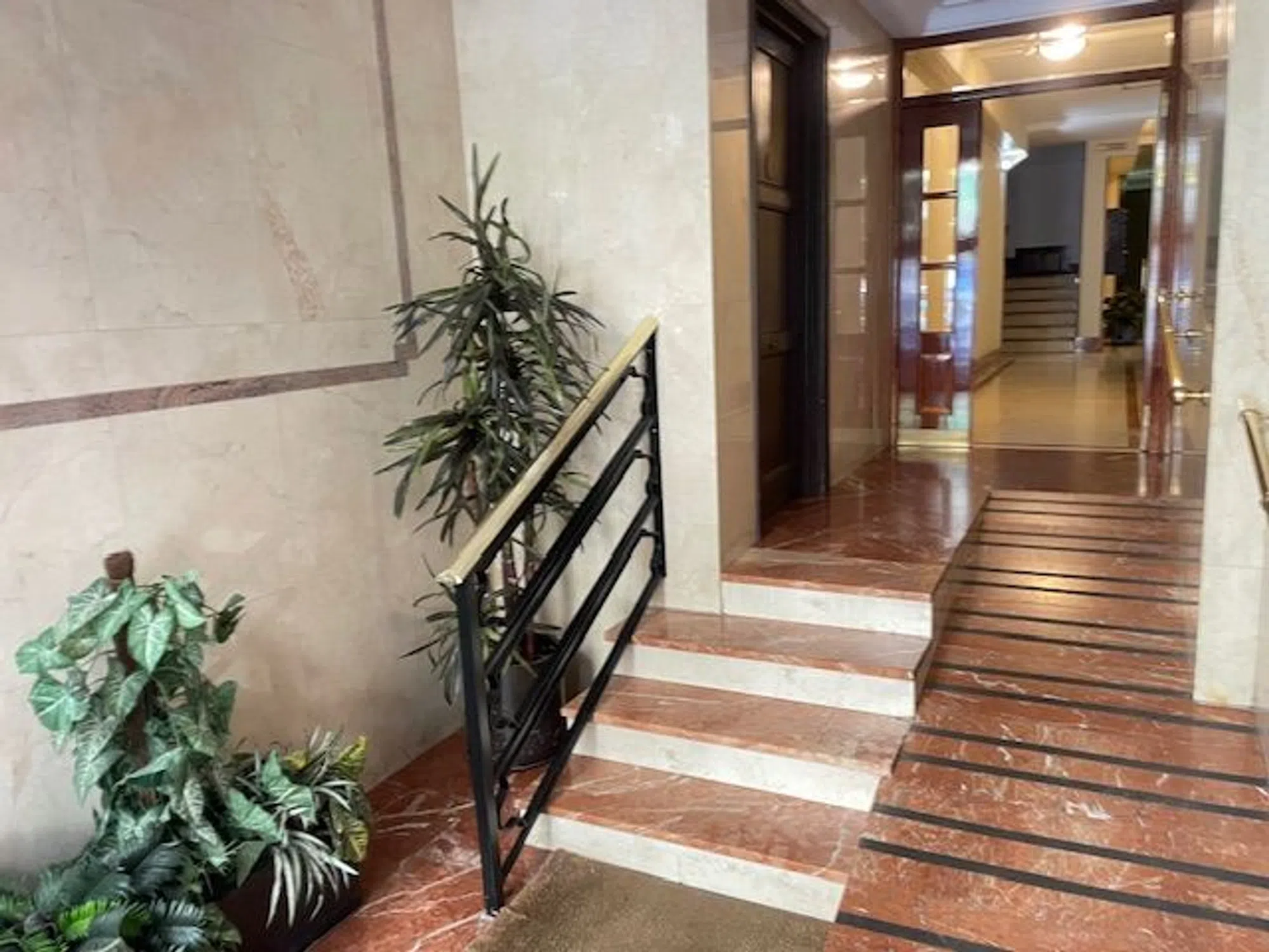 Piso en calle de Fernán González - Photo 2