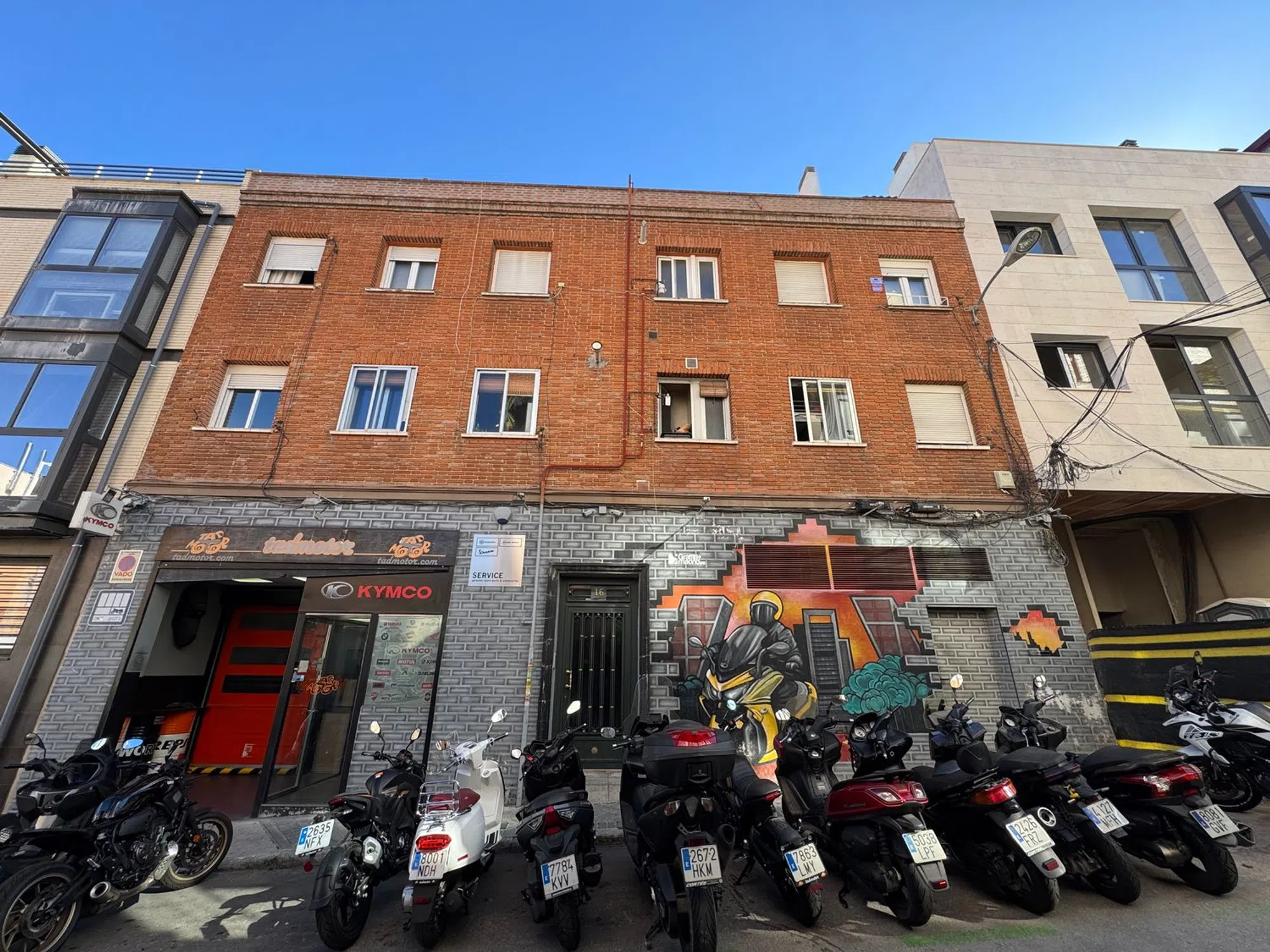 Piso en CL Bascones, 16