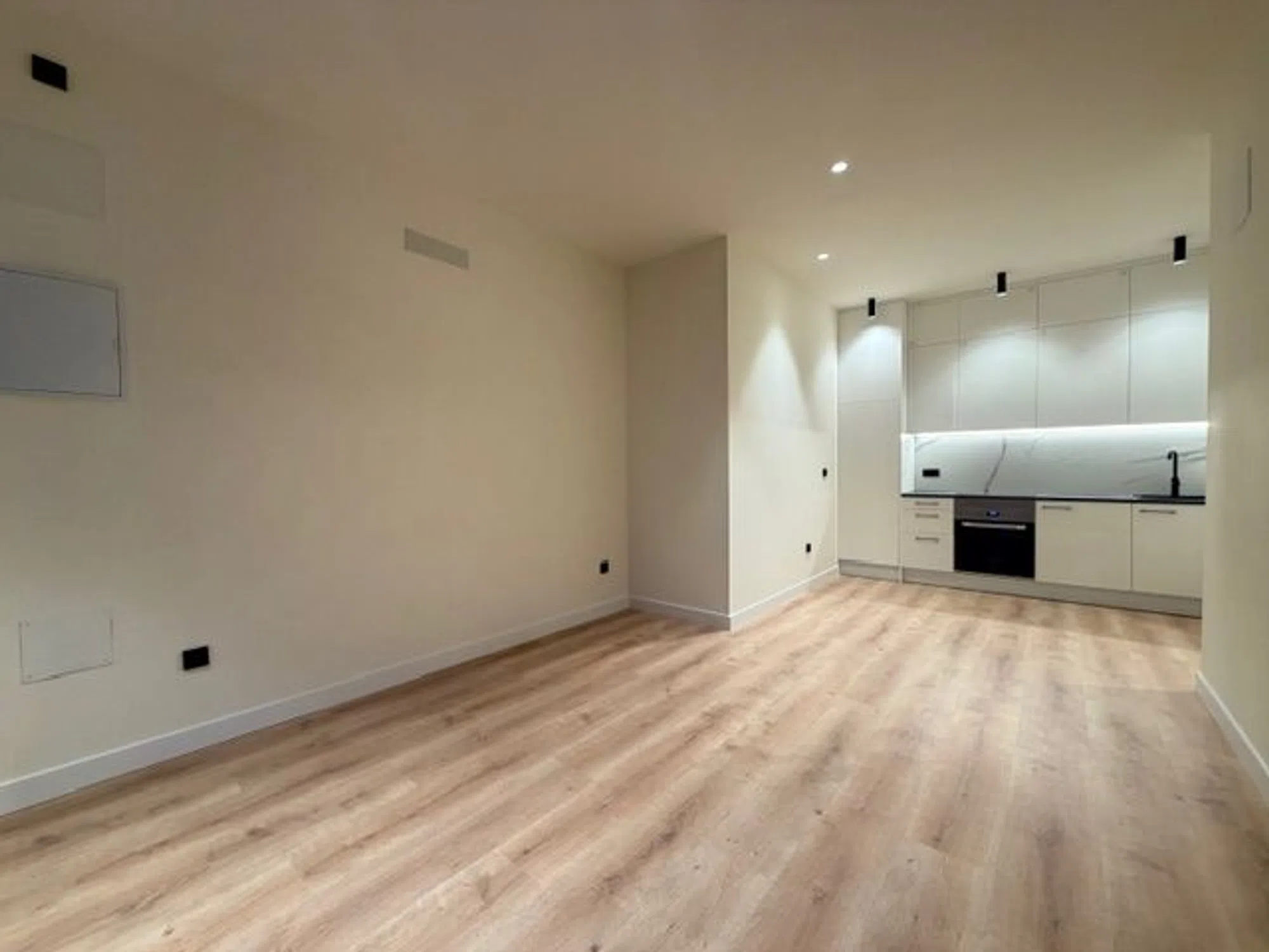 Piso en calle de Antonio López - Photo 2