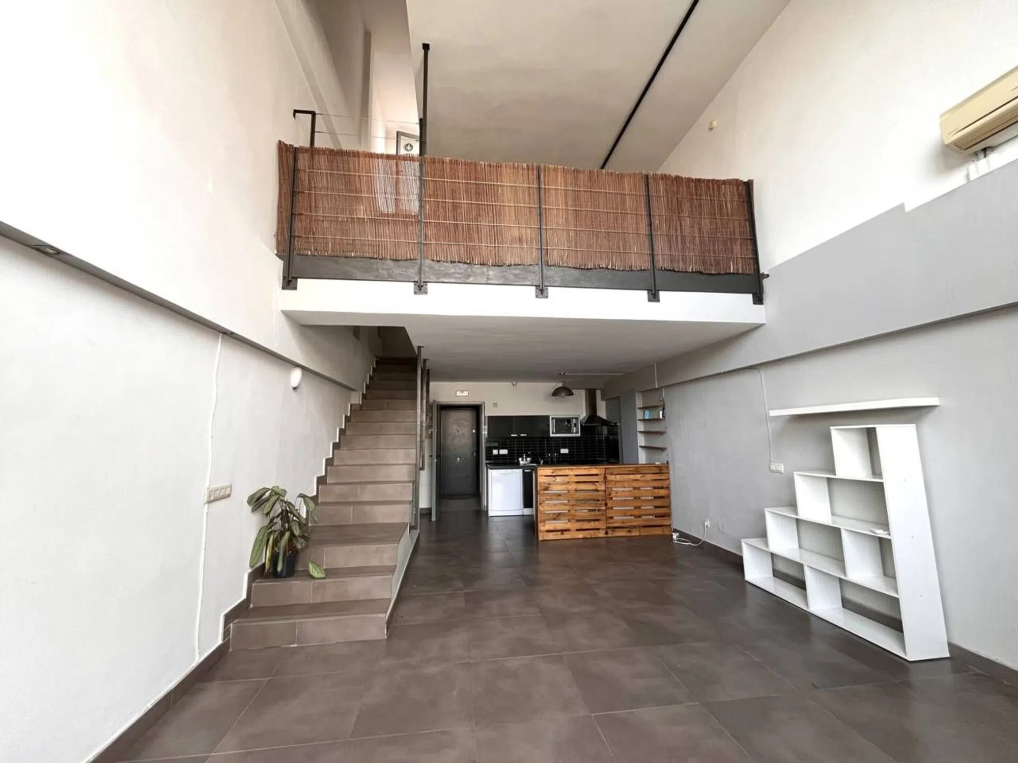 Dúplex en calle de Alfonso Gómez