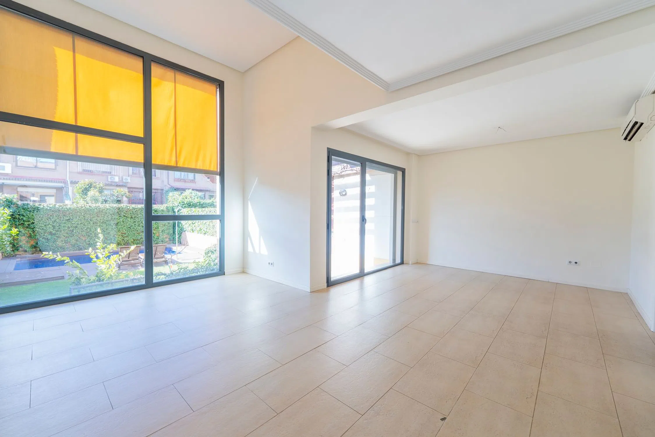 Chalet adosado en calle Cinco Lagunas - Photo 5