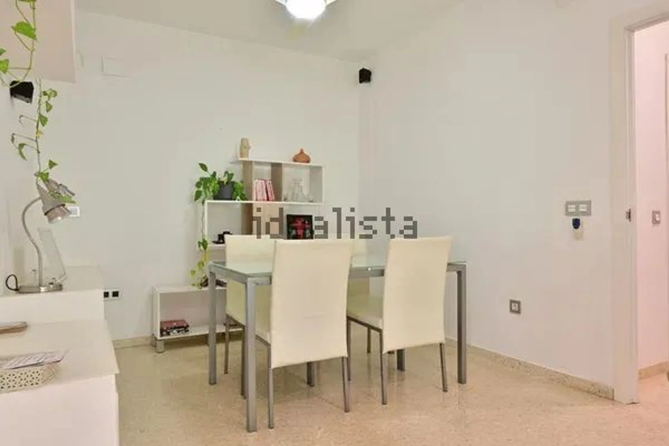 Piso en calle de Rocafort - Photo 3