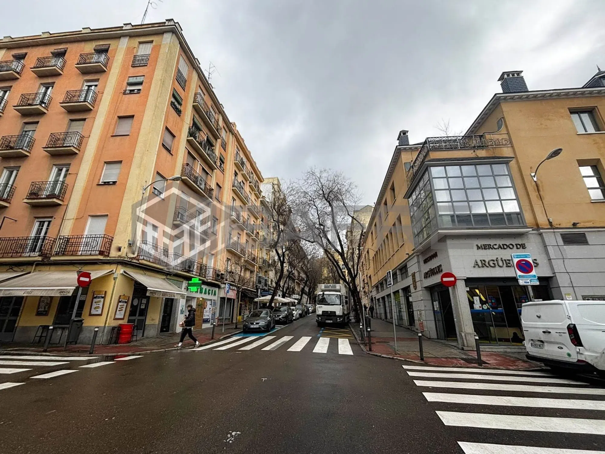 Piso en calle de Benito Gutiérrez - Photo 2