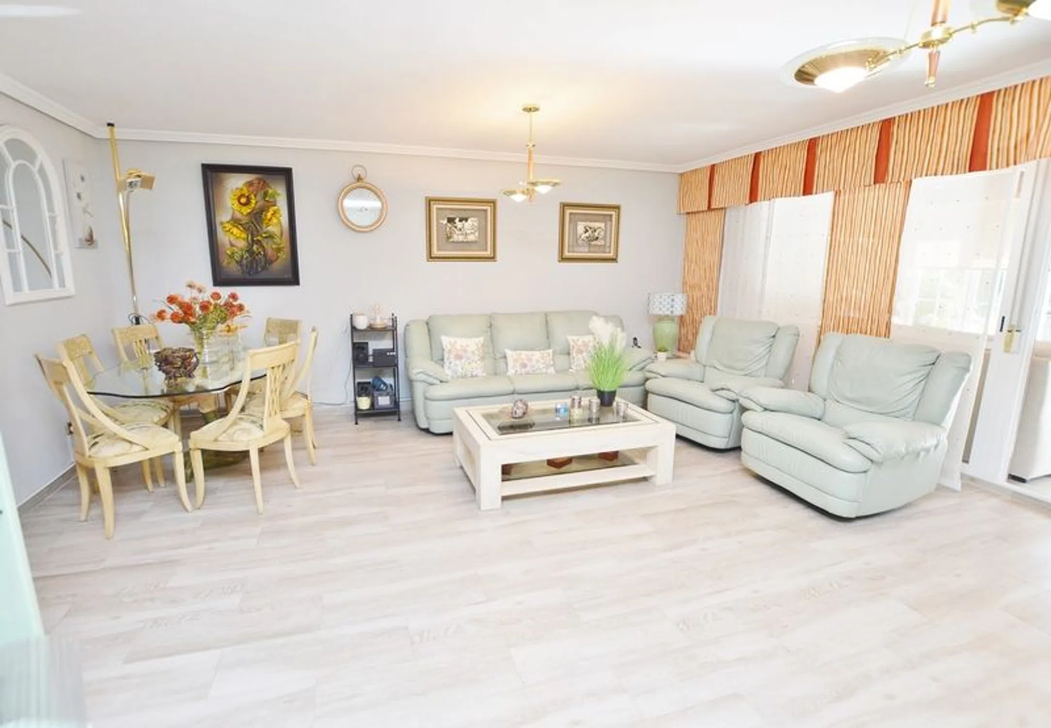 Chalet adosado en calle de Suiza - Photo 3