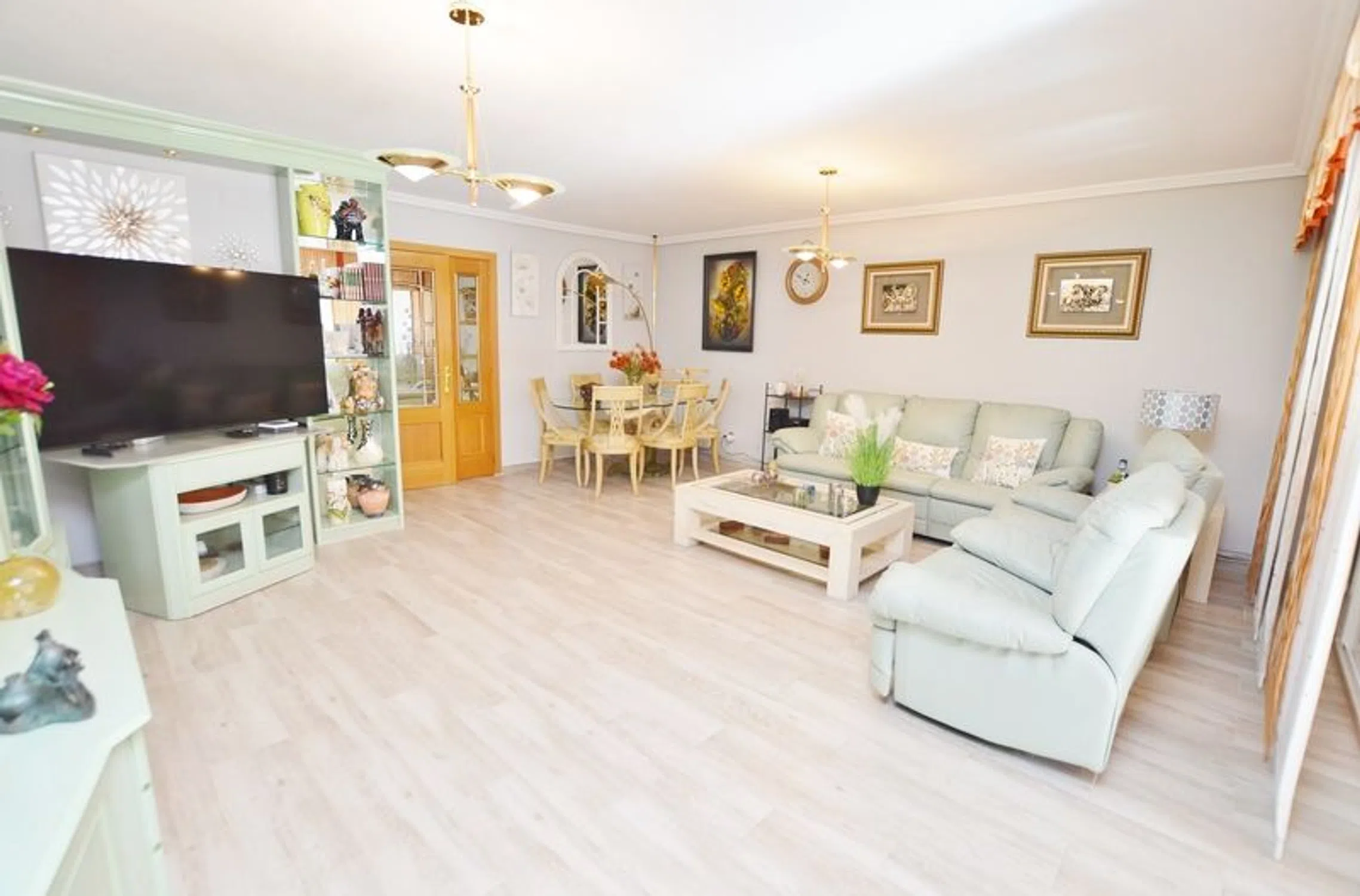 Chalet adosado en calle de Suiza - Photo 4