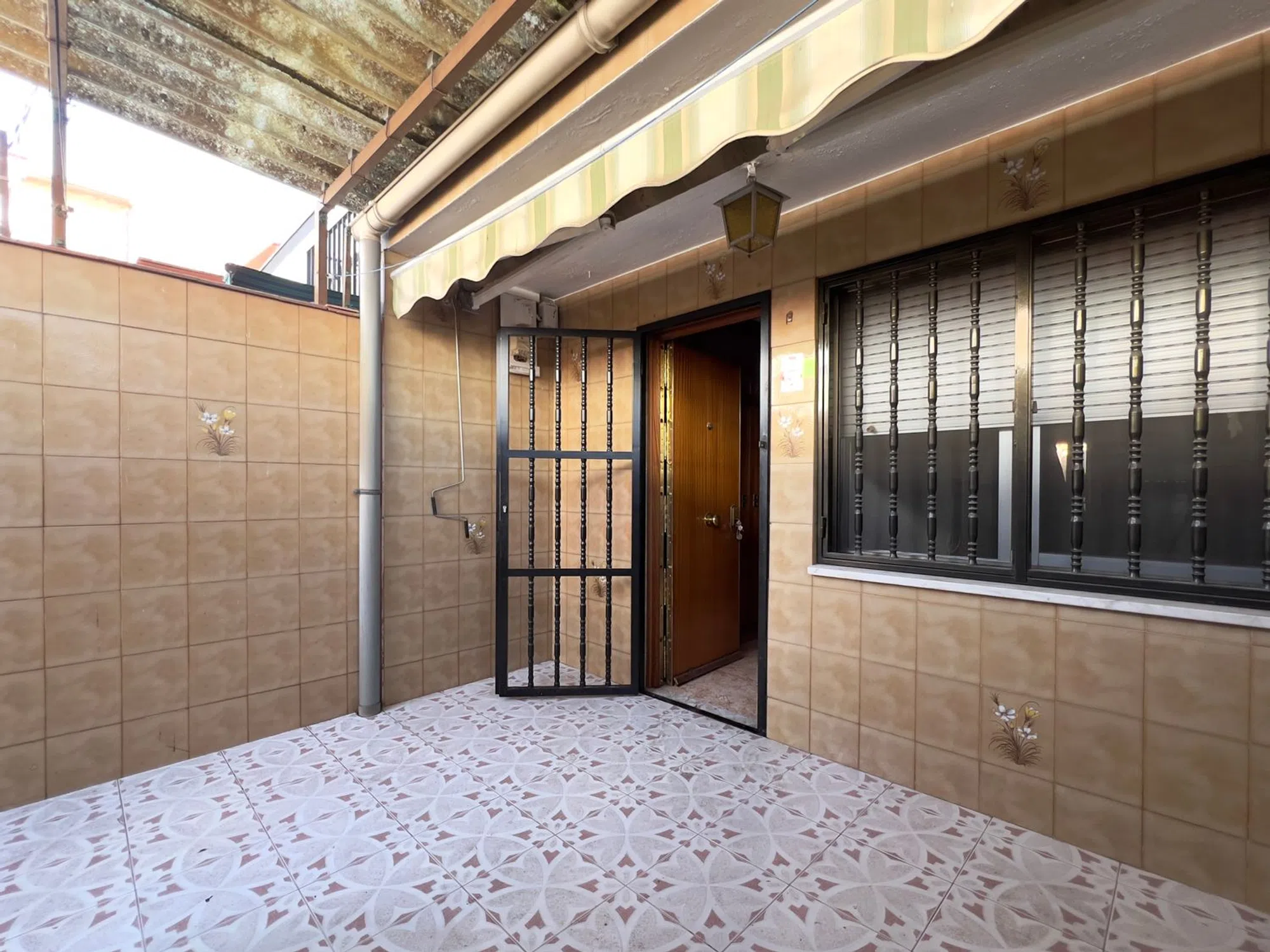 Chalet adosado en calle de Peñarroya - Photo 2
