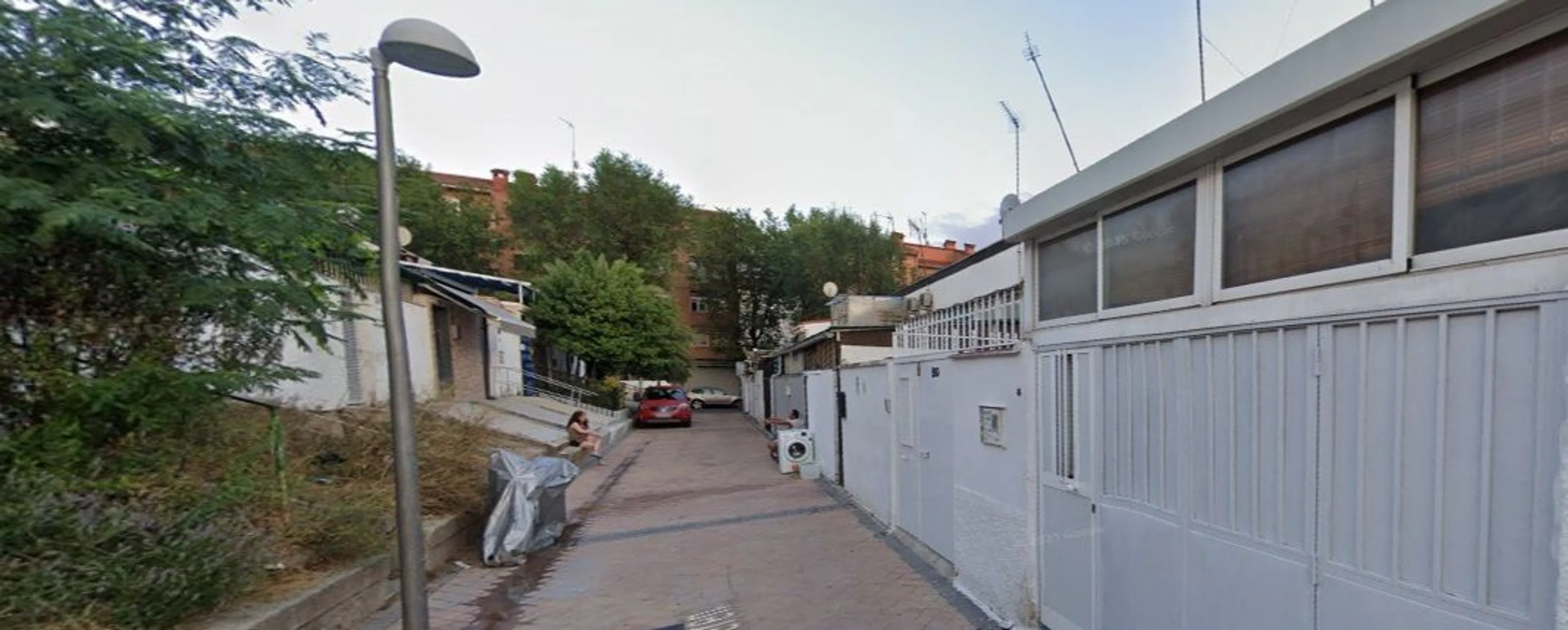 Chalet pareado en calle Benamejí