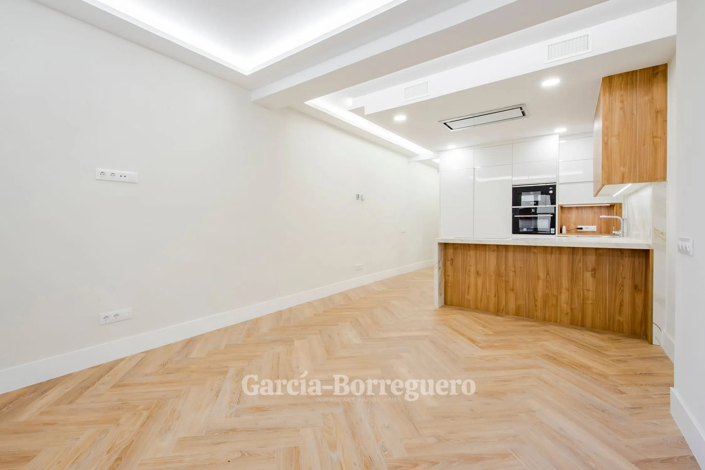 Piso en CL Fernan Gonzalez - Photo 2