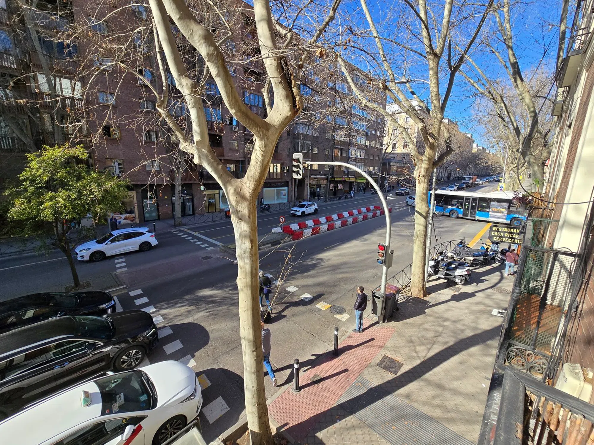 Piso en avenida de la Ciudad de Barcelona - Photo 2