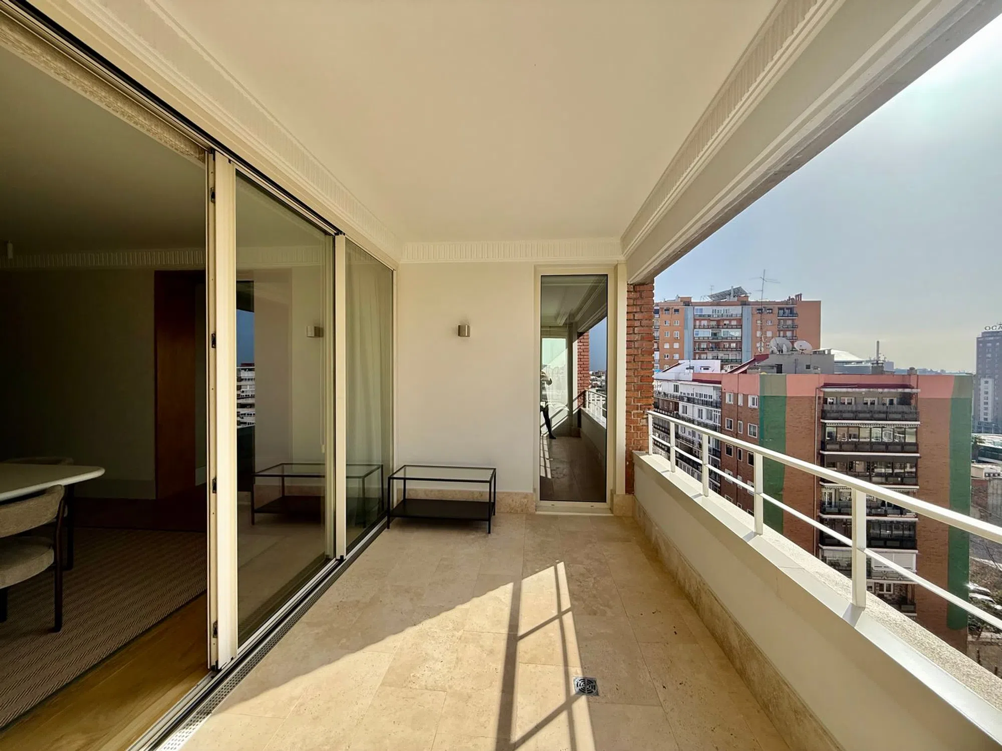 Piso en calle del Poeta Joan Maragall - Photo 2