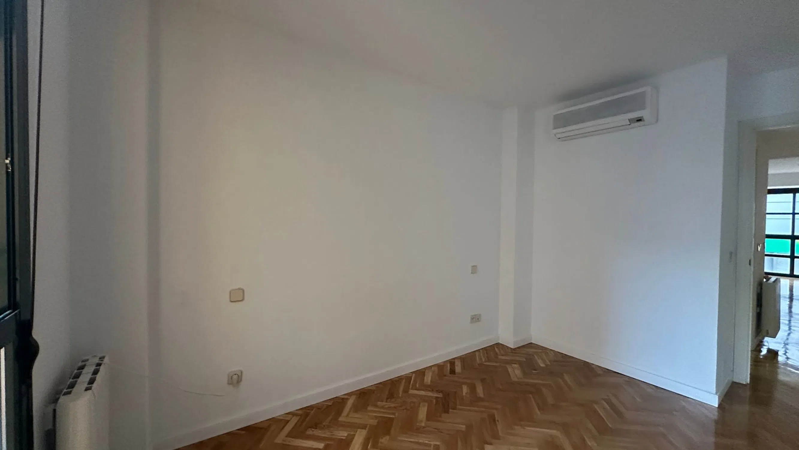 Piso en calle de la Coruña - Photo 6