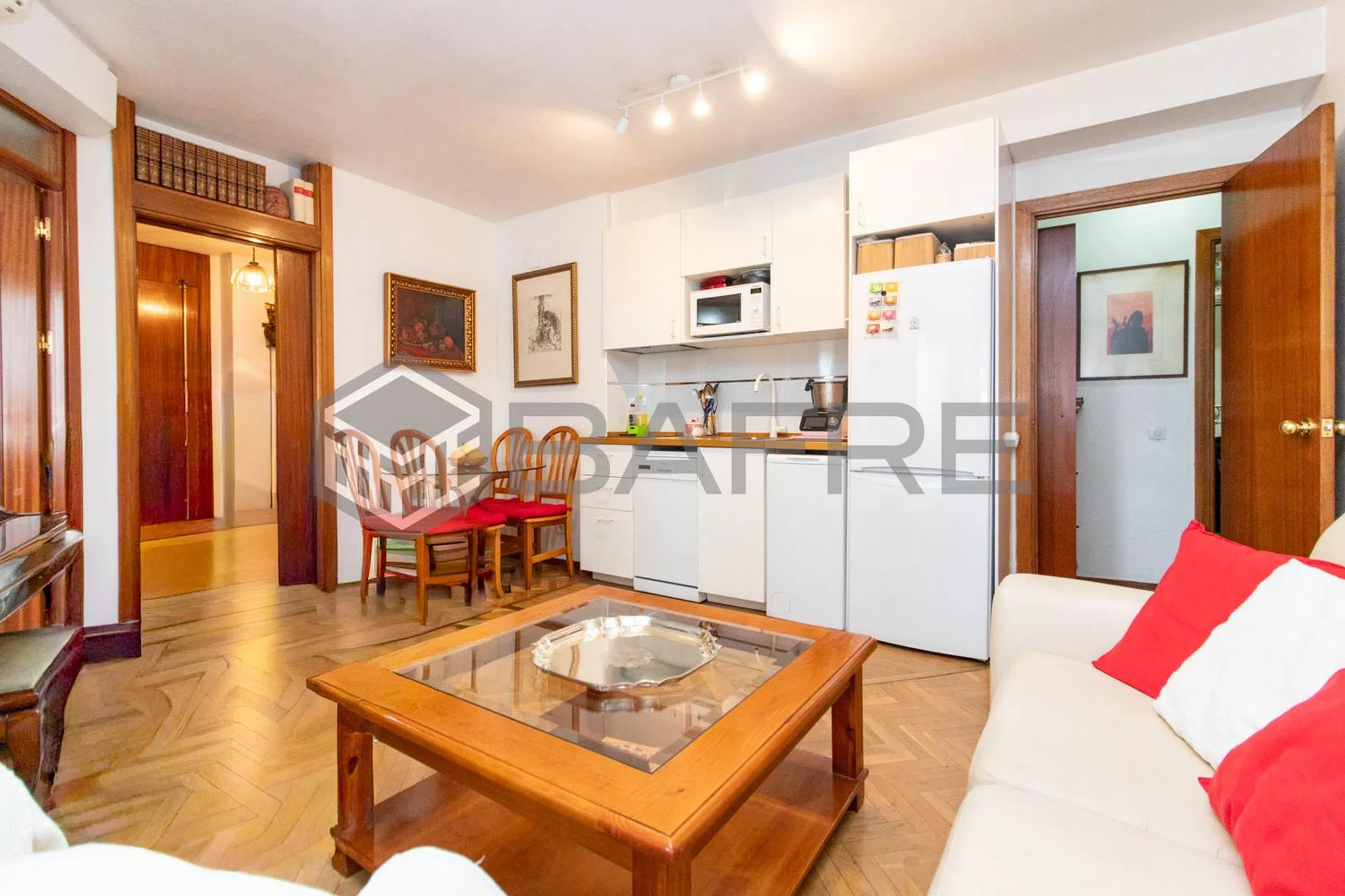 Piso en calle de Sirio - Photo 4