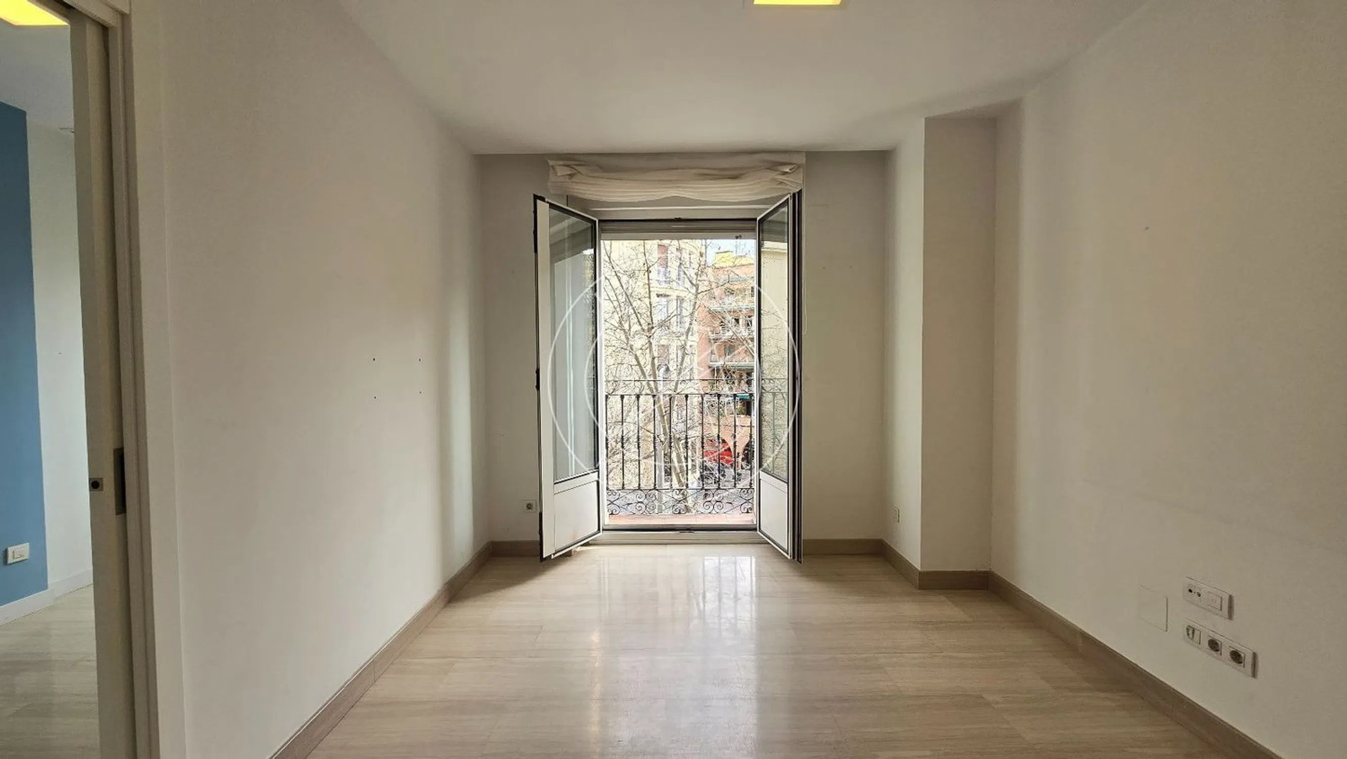 Piso en calle de la Princesa - Photo 2