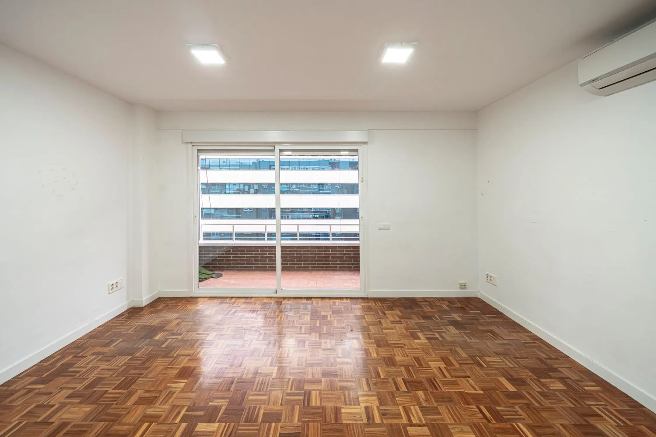 Piso en calle de Estébanez Calderón - Photo 2
