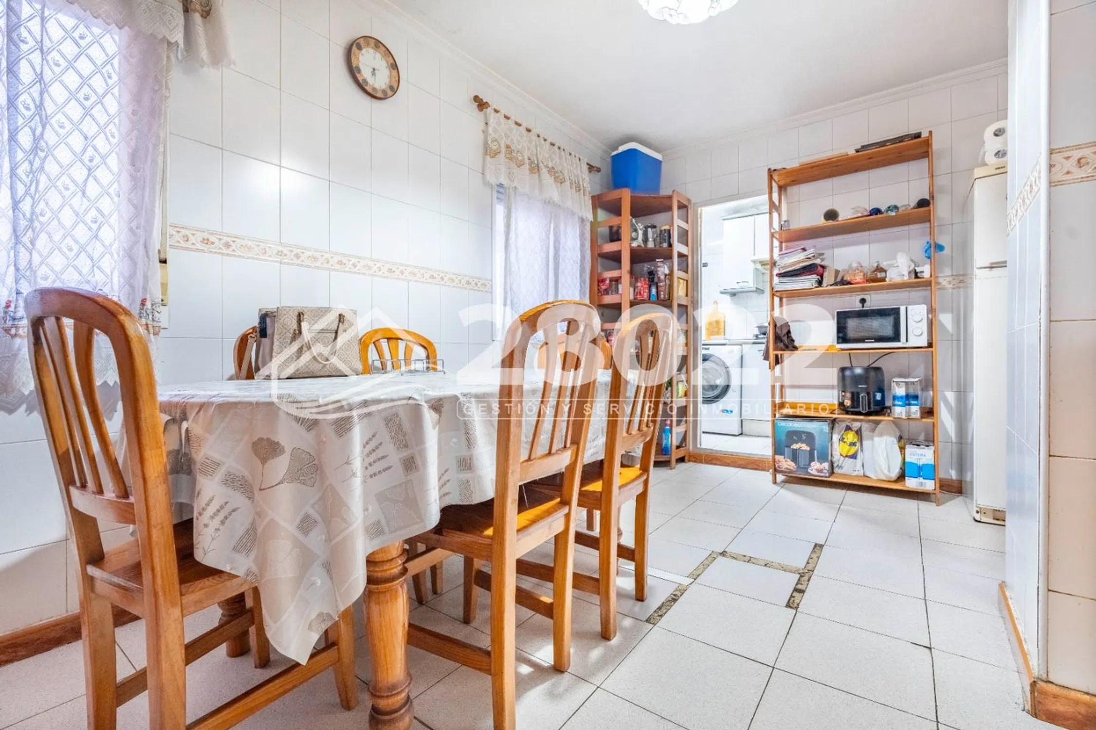 Piso en calle Lucano - Photo 8