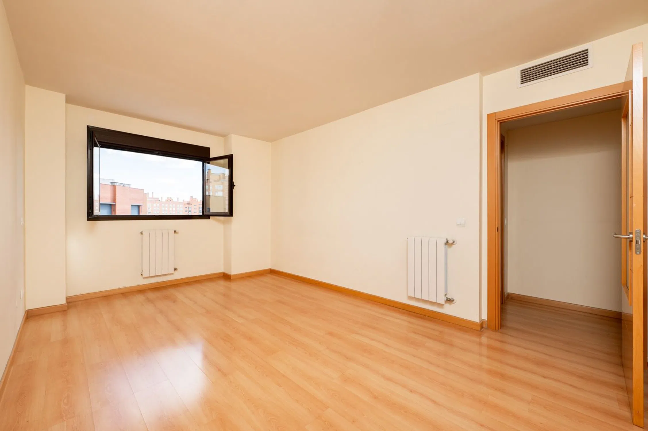 Piso en calle de Puentedey - Photo 3