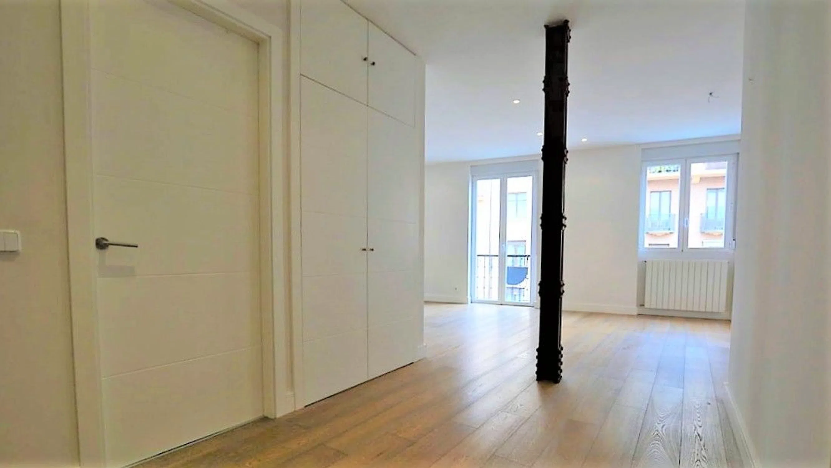 Piso en calle de Ferraz - Photo 4