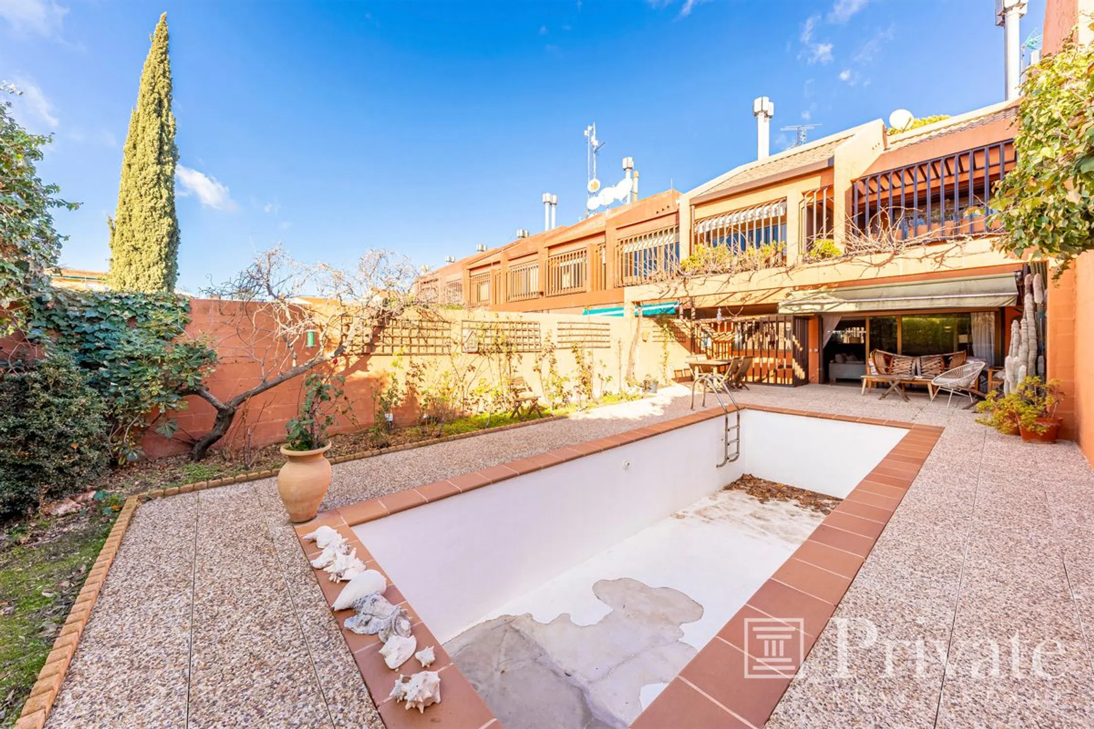 Chalet adosado en calle Estudio