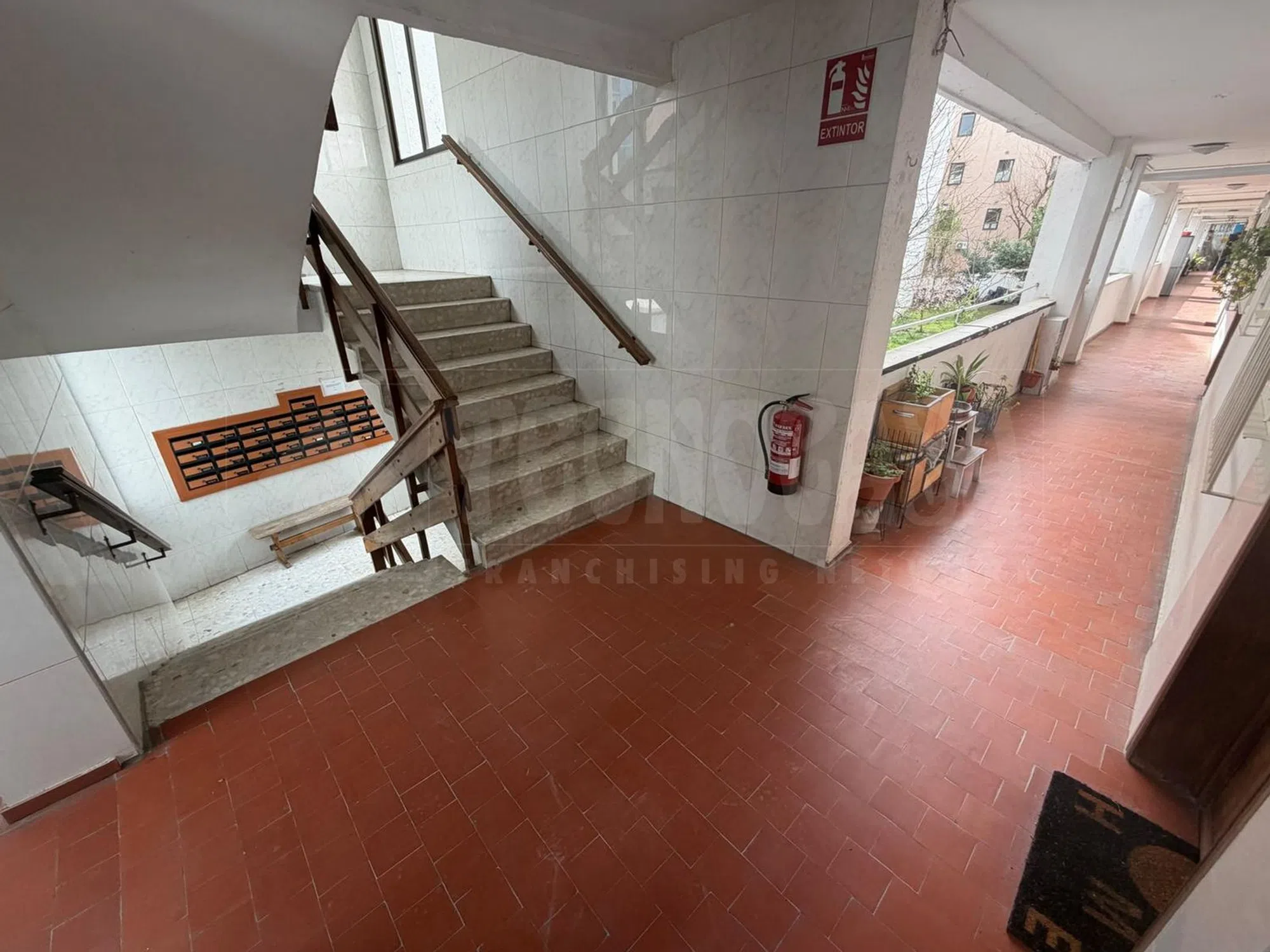 Piso en calle Santa Coloma - Photo 3