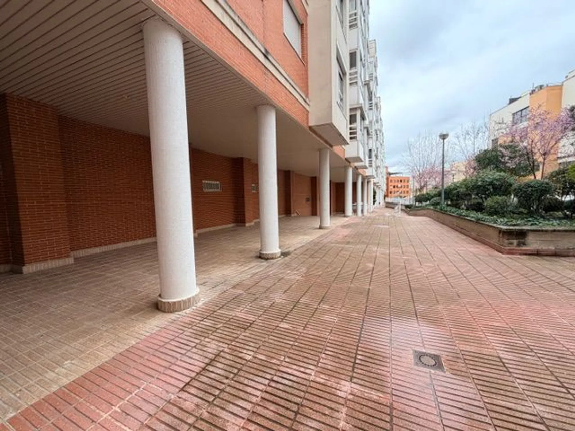 Piso en CL Julian Camarillo - Photo 6