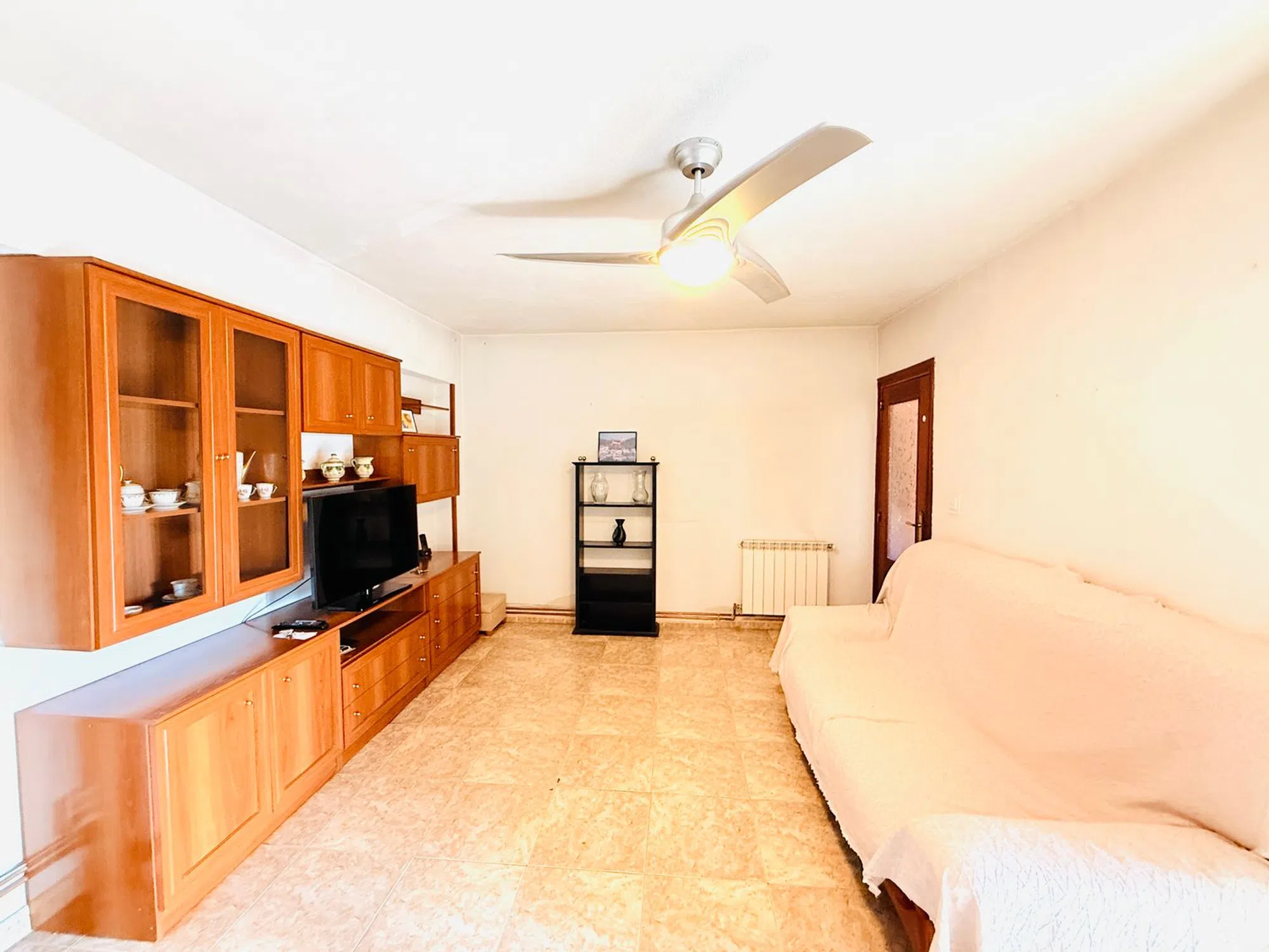 Piso en calle de Valdecanillas - Photo 2