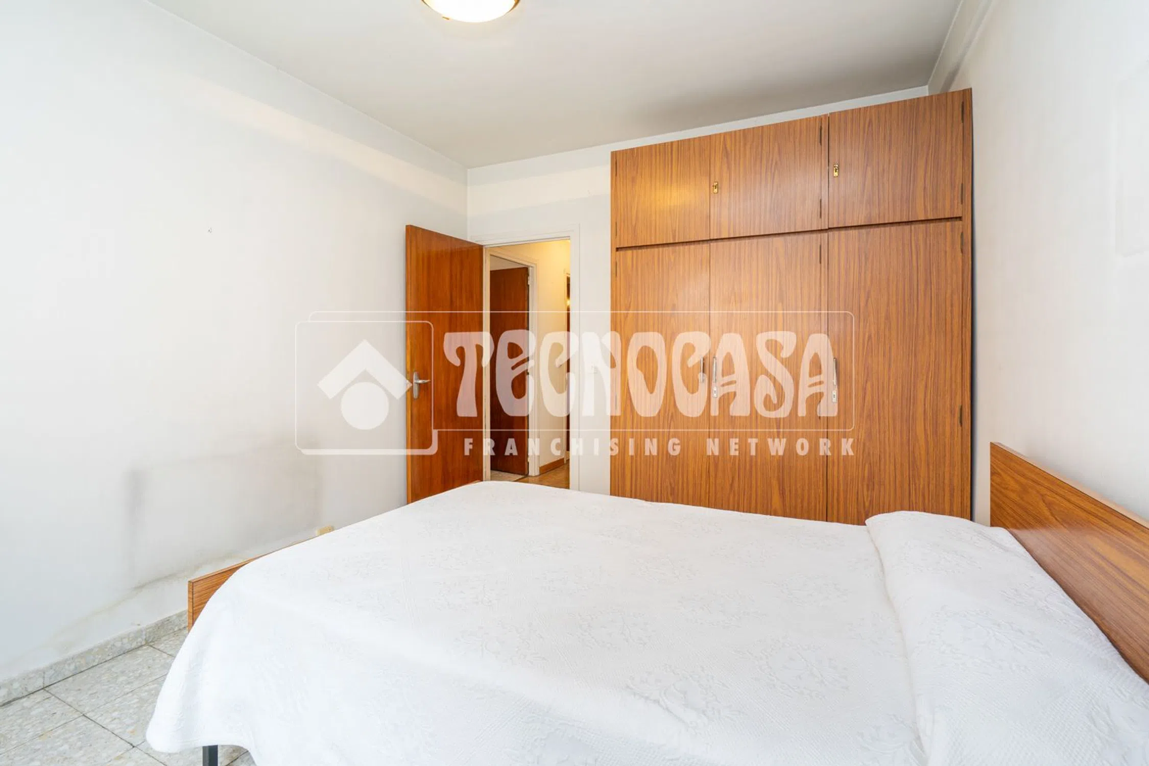 Piso en calle Lucano - Photo 6
