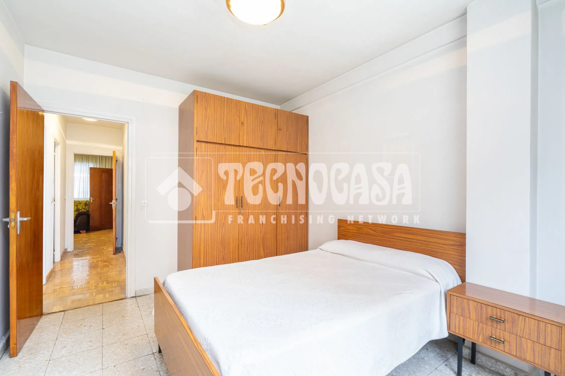 Piso en calle Lucano - Photo 7