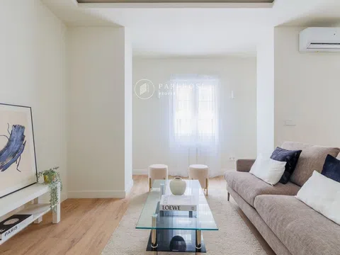Flat in calle de Alejandro González - Photo 3