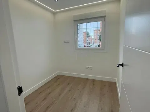 Flat in calle de Valle Inclán - Photo 12