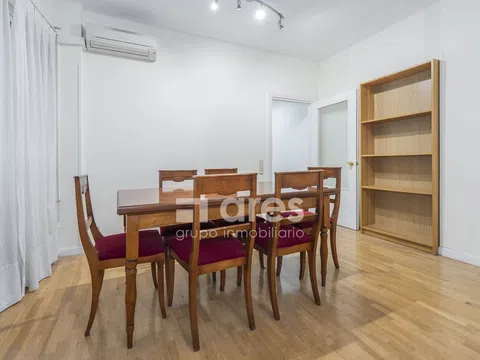 Flat in calle de Diego de León - Photo 2