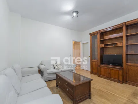 Flat in calle de Diego de León - Photo 3
