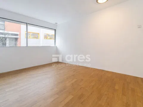 Flat in calle de Javier Ferrero - Photo 2