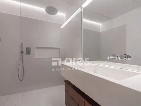 Flat in calle de Javier Ferrero - Photo 5