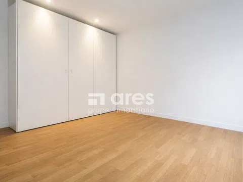 Flat in calle de Javier Ferrero - Photo 7