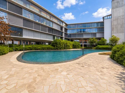 Flat in calle de Javier Ferrero - Photo 8