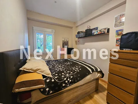Flat in calle de Navalmoral de la Mata - Photo 18