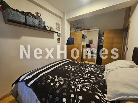 Flat in calle de Navalmoral de la Mata - Photo 20
