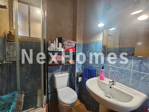 Flat in calle de Navalmoral de la Mata - Photo 7