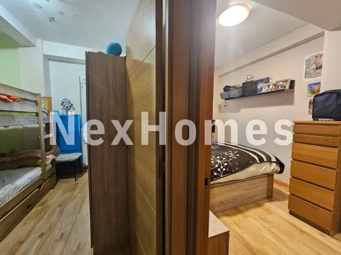 Flat in calle de Navalmoral de la Mata - Photo 8