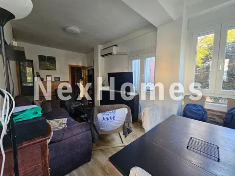 Flat in calle de Navalmoral de la Mata - Photo 9