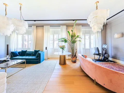 Flat in calle de Fuencarral - Photo 2
