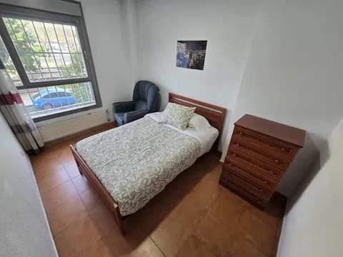 Flat in avenida de la Perla - Photo 12