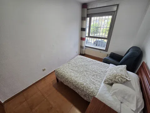 Flat in avenida de la Perla - Photo 13