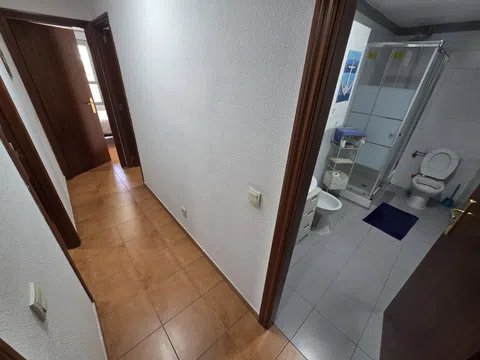Flat in avenida de la Perla - Photo 15