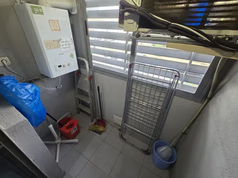 Flat in avenida de la Perla - Photo 17
