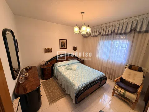 Flat in calle Sopetrán - Photo 13