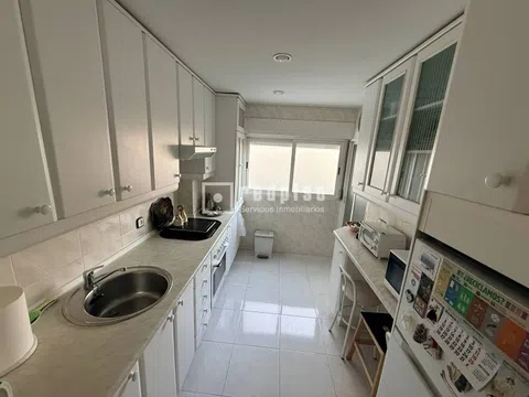 Flat in calle Sopetrán - Photo 14